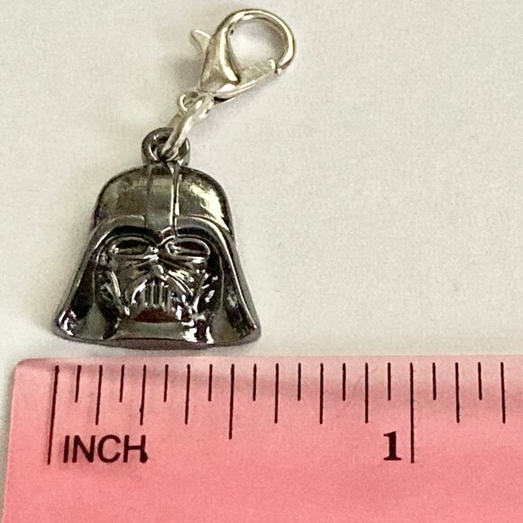 Star Wars Darth Vader The Mandalorian Clip On Charm Zipper Pull Backpack Bag - Picture 9 of 10